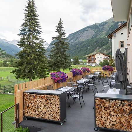 Hotel Crusch Alba Swiss Lodge Zernez Exteriör bild